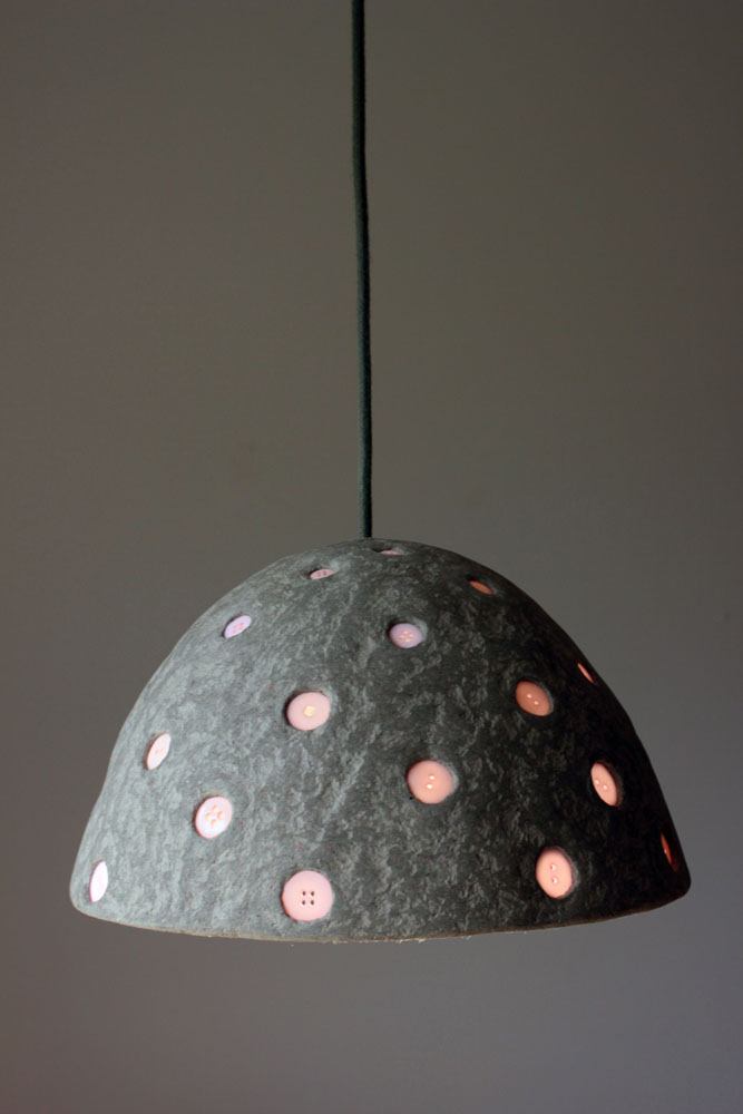 Paper pendant pink buttons (3)